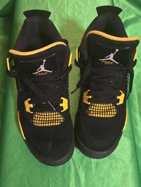 Reteo Jordan 4 (Thundee) Kids Black and Yellow Sneakers
